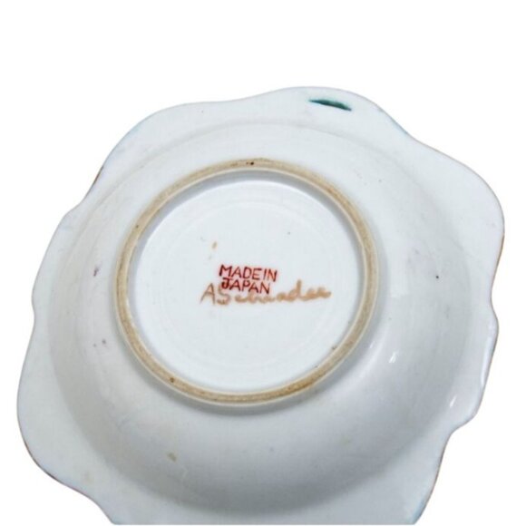 Vintage Japan Hand-Painted Porcelain Floral Finger Bowl Gold Rim Cut-Out Handles - Picture 2 of 6